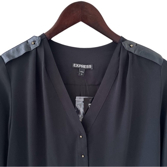 Express Black V-Neck 3/4 Sleeve Blouse with Satin Shoulder Epaulettes Size Small - Picture 3 of 5